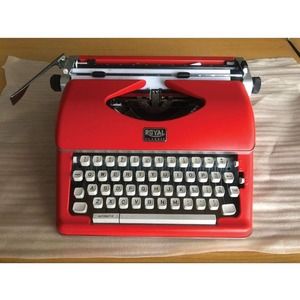 Royal 79120q Classic Manual Typewriter